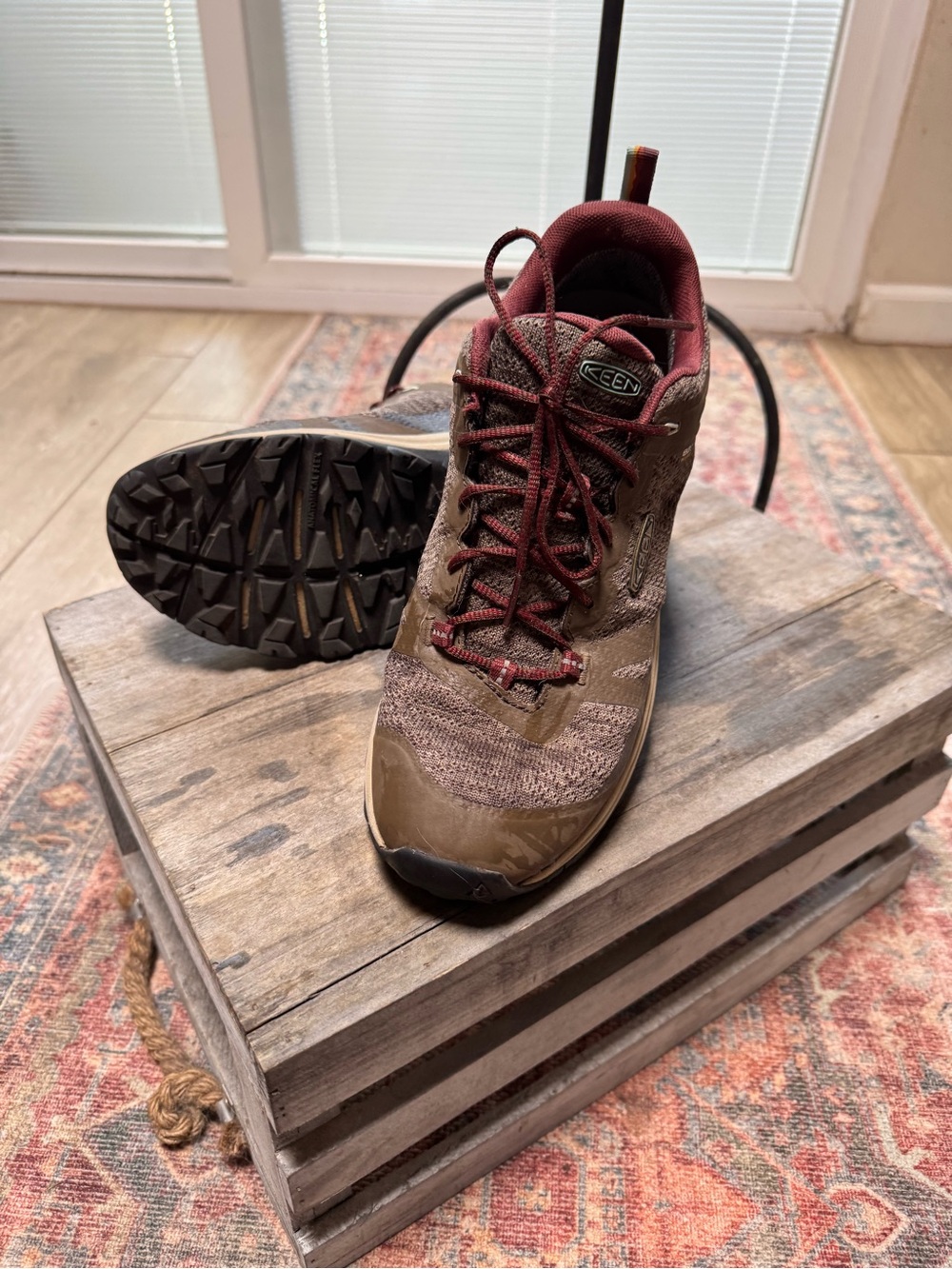 Keen Targhee Vent women’s hiking shoes 9.5
